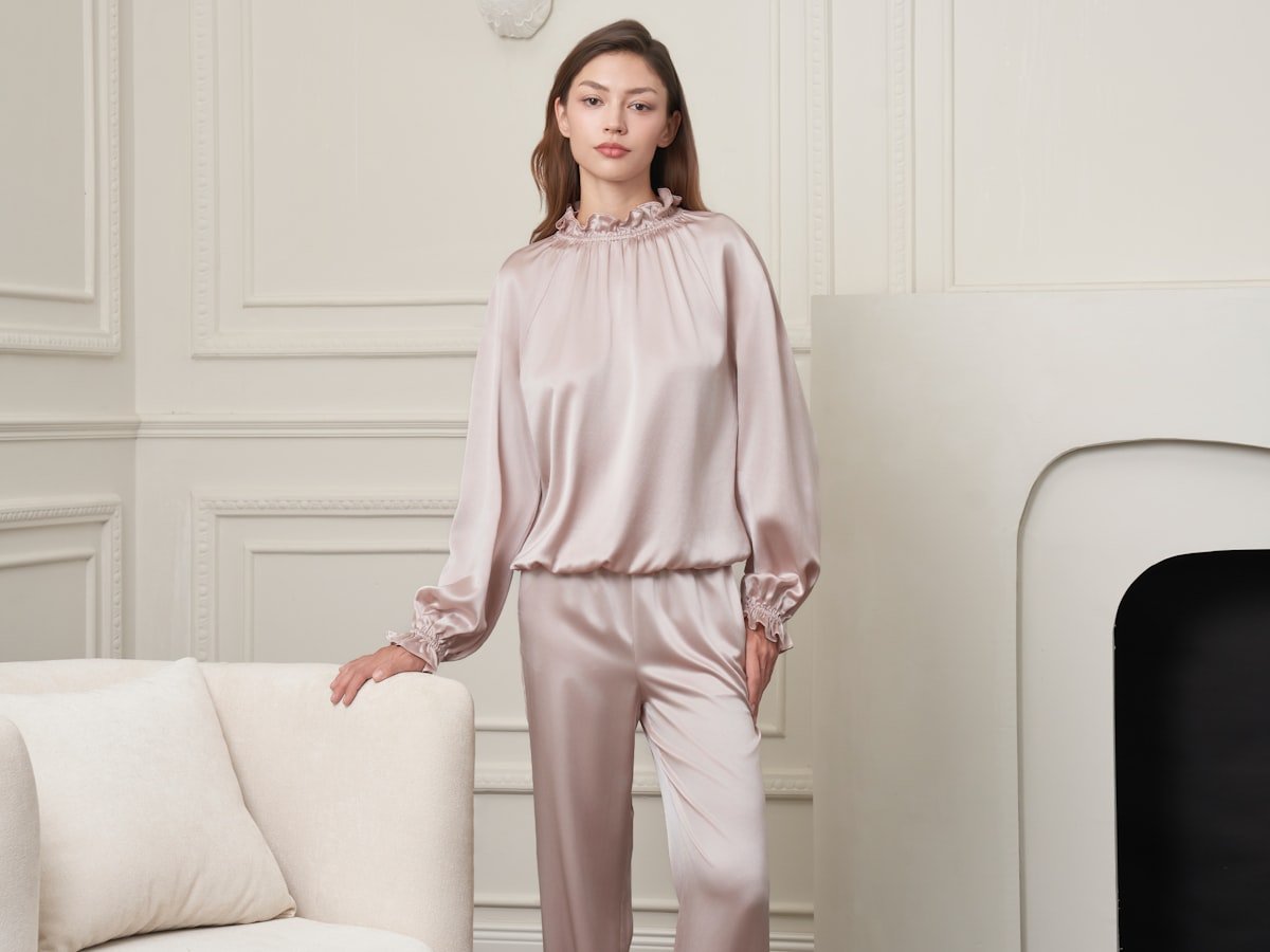 Microfiber lounge set in champagne with relaxed fit